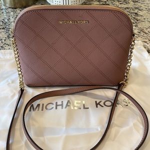 Brand New without tags Michael Kors Cindy Dome Quilted Saffiano Crossbody